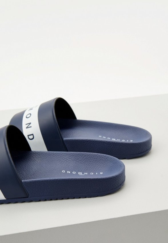 Сланцы John Richmond