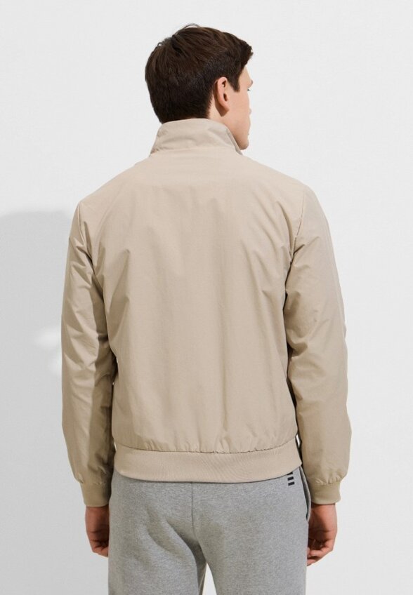 Ветровка EA7