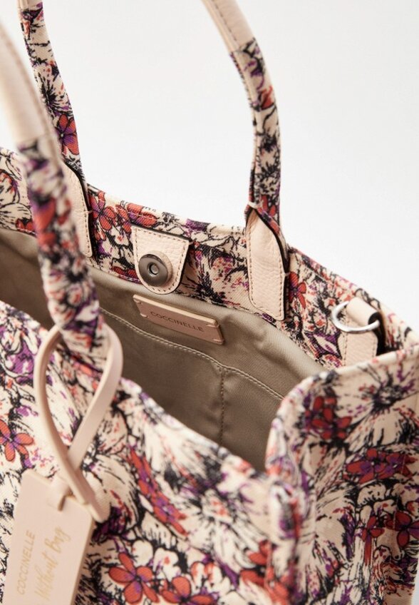 Сумка и брелок Coccinelle