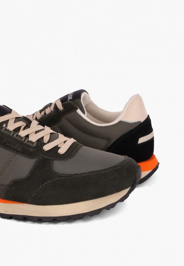 Кроссовки Pulse