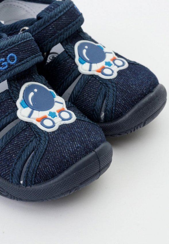 Сандалии Tikkago