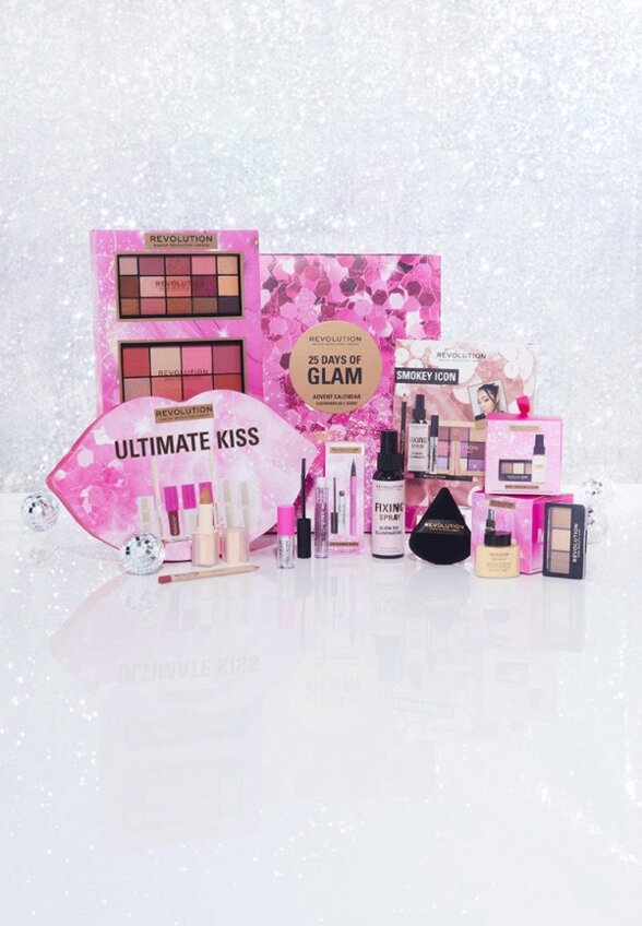 Набор косметики Revolution