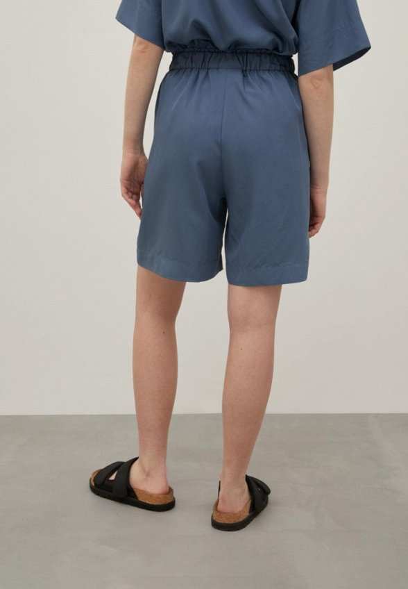 Шорты Finn Flare