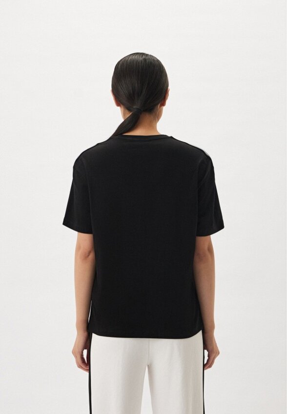 Футболка EA7