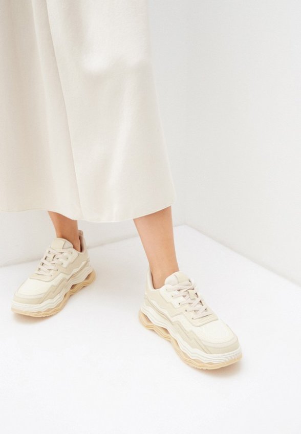 Кроссовки Iro