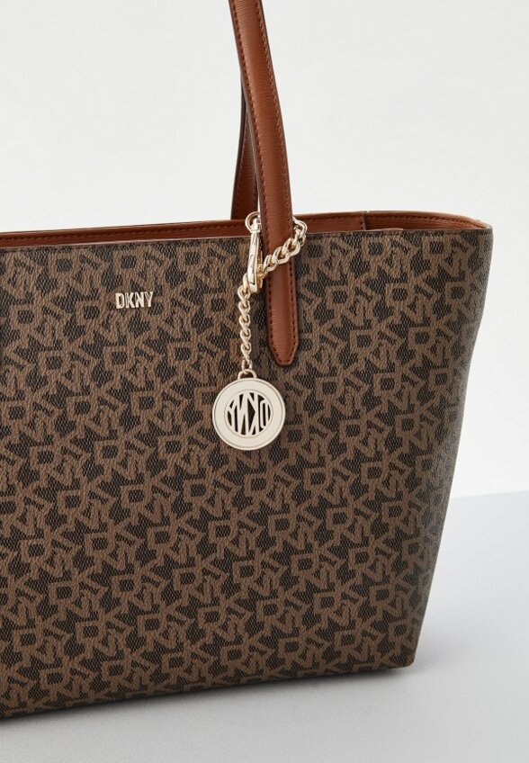 Сумка и брелок DKNY