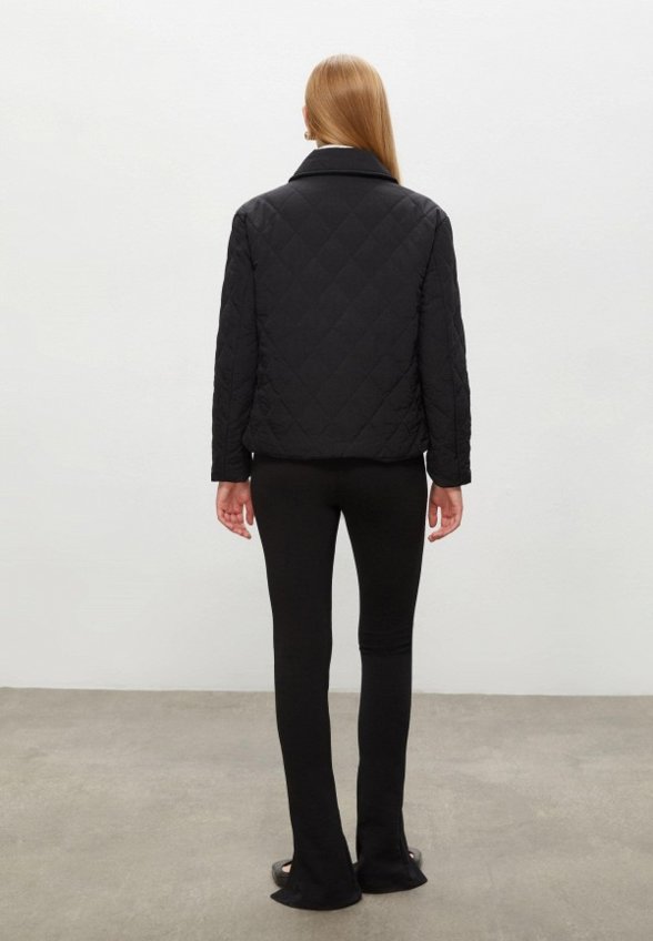 Ветровка Mudo