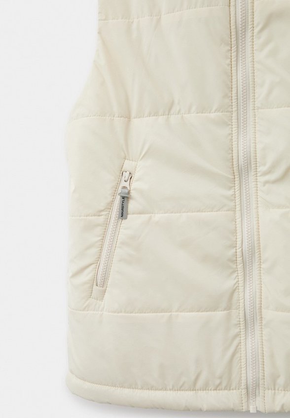 Жилет утепленный Nikastyle