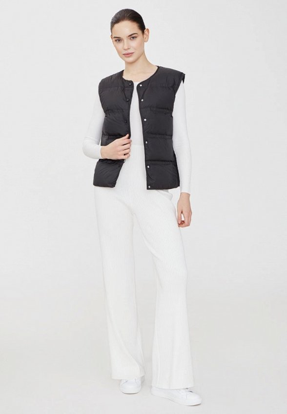 Жилет утепленный To Be Blossom