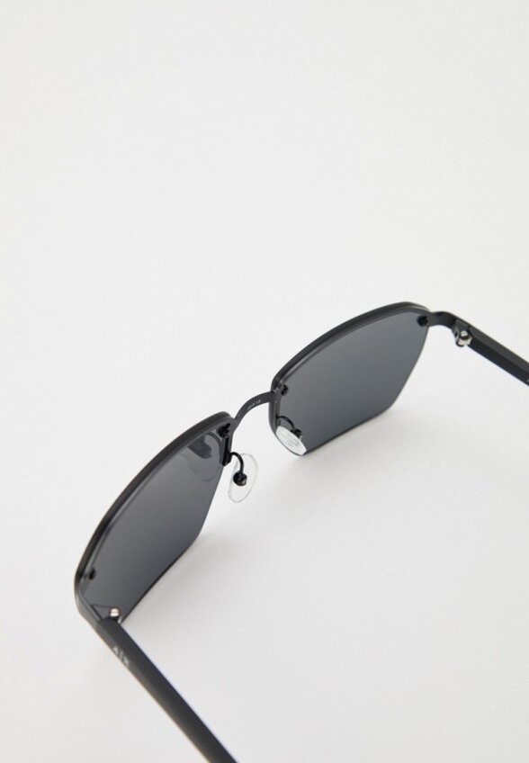 Очки солнцезащитные Armani Exchange