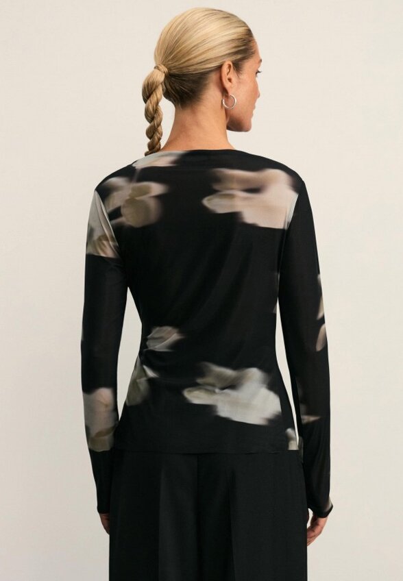 Лонгслив Zarina