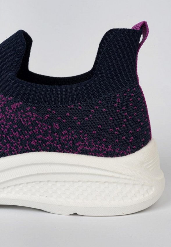 Кроссовки Tikkago