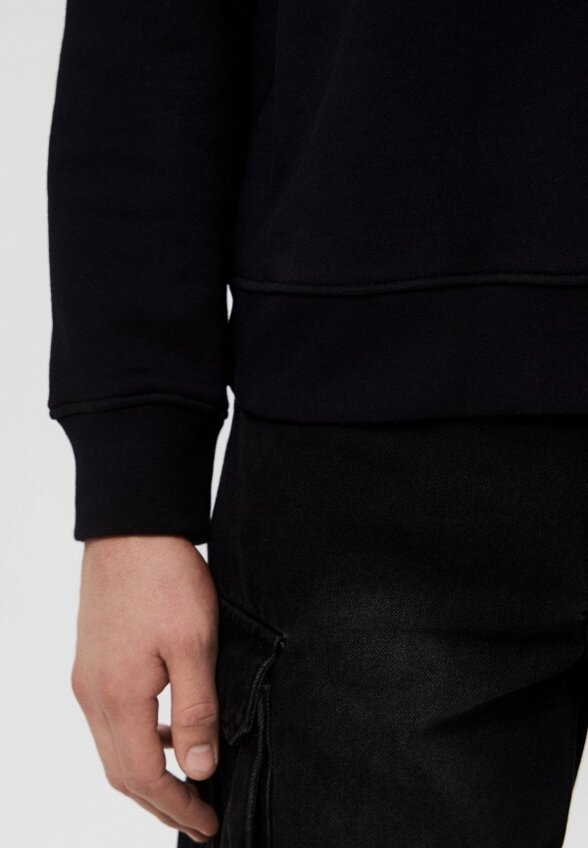 Худи Armani Exchange