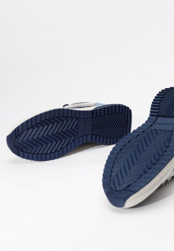 Кроссовки Baasploa