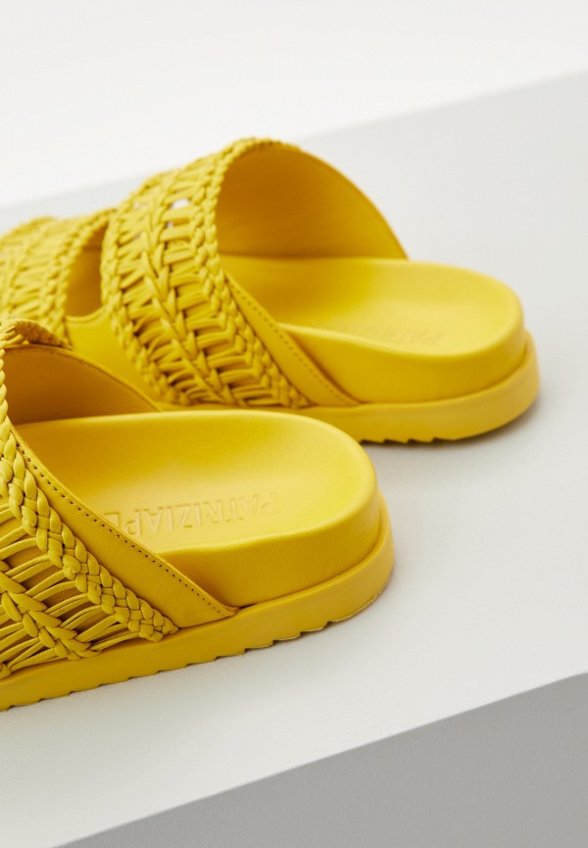 Сабо Patrizia Pepe