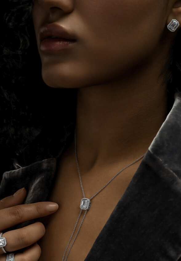 Серебряные серьги-гвоздики ПОЛНОЧЬ с фианитами в огранке Эмеральд MIE