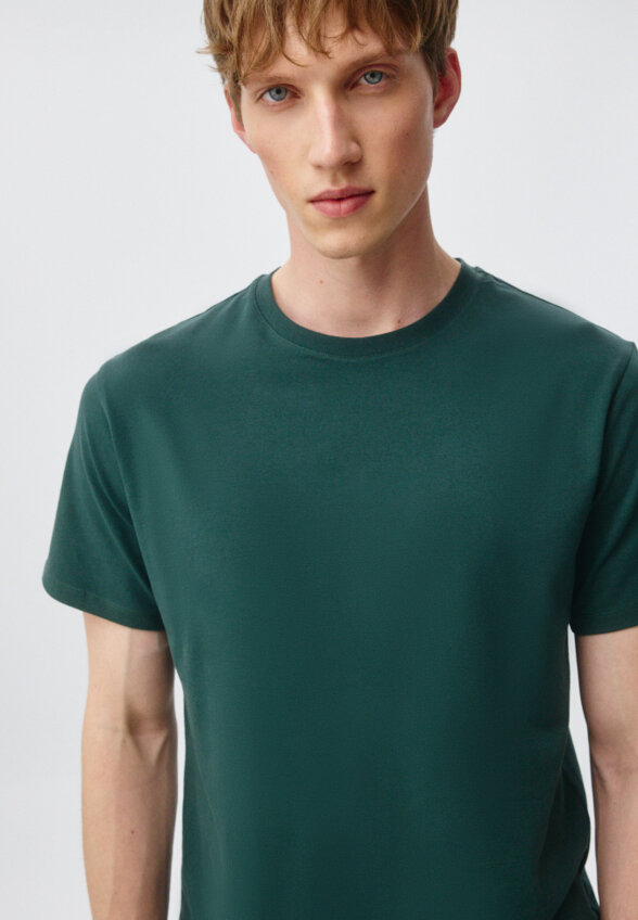 Футболка SLIM FIT базовая
