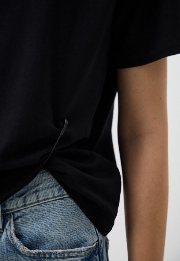 Футболка And Yet.