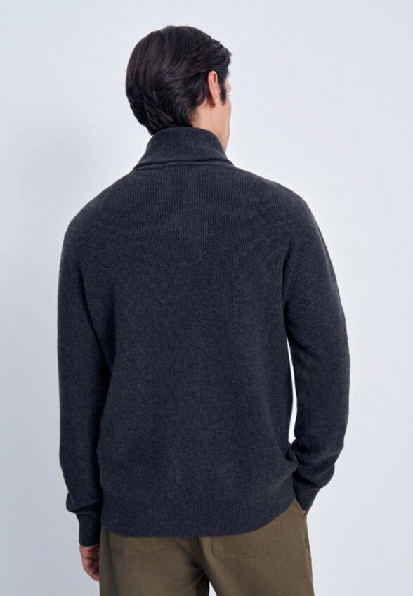 Пуловер Finn Flare