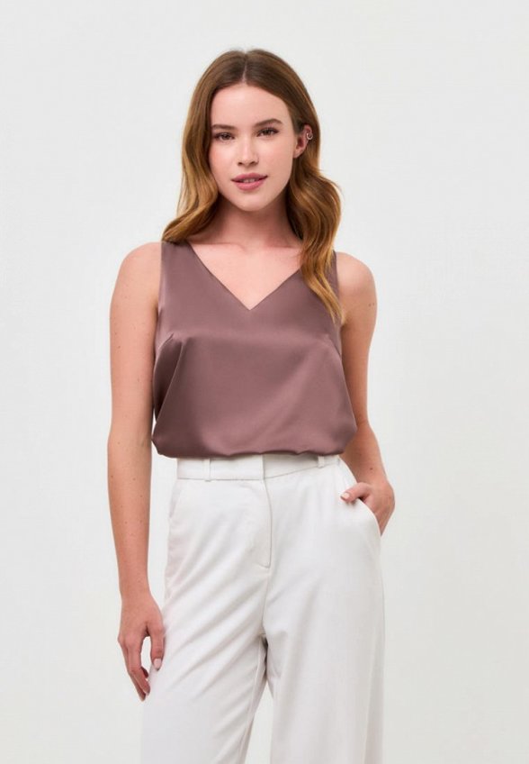 Топ Gabriel and Ester London