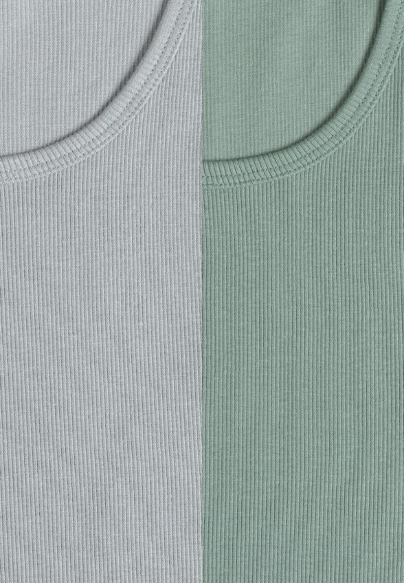 Майки 2 шт. Апрель