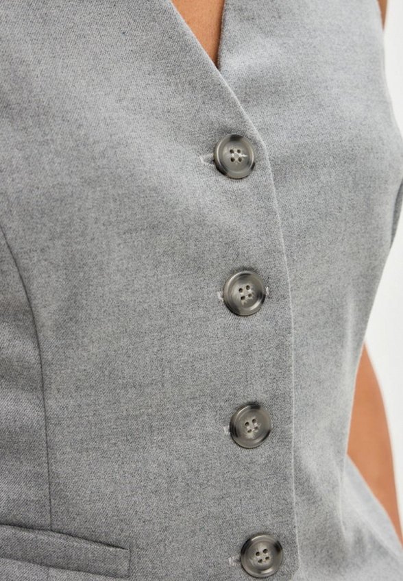 Жилет Suara Femme