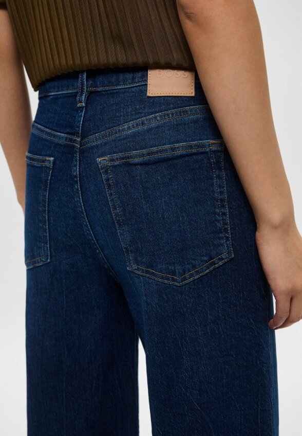 Джинсы Boss