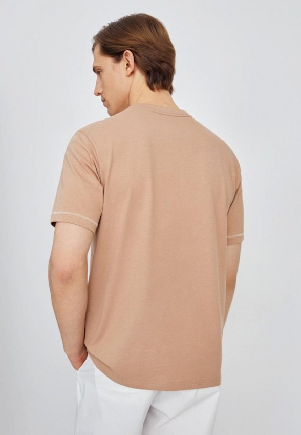 Футболка Finn Flare