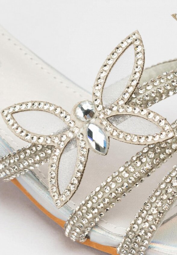 Босоножки Tikkago