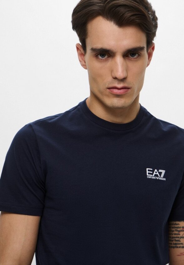 Футболка EA7