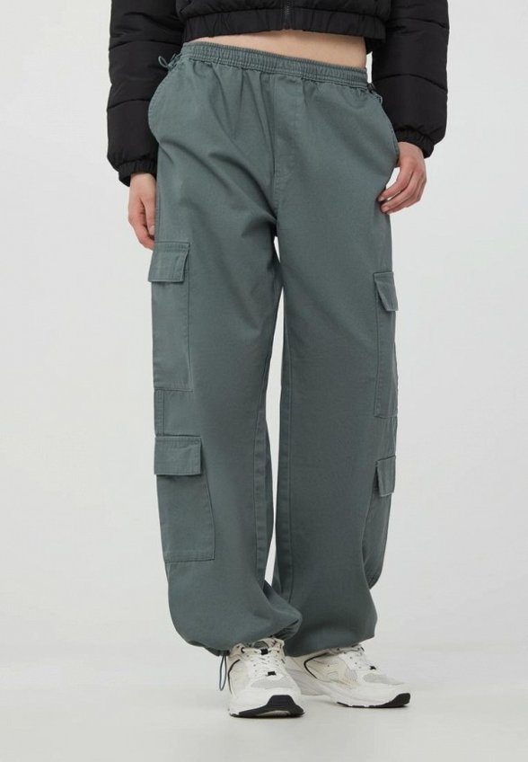 Брюки Terranova