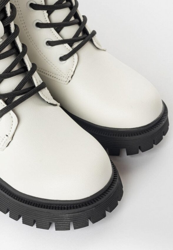 Ботинки Tikkago