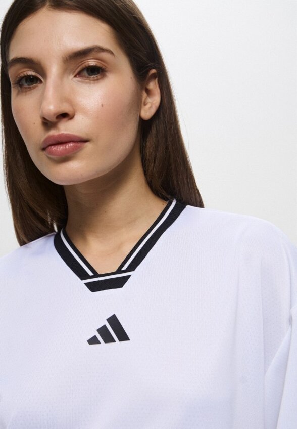 Футболка спортивная adidas