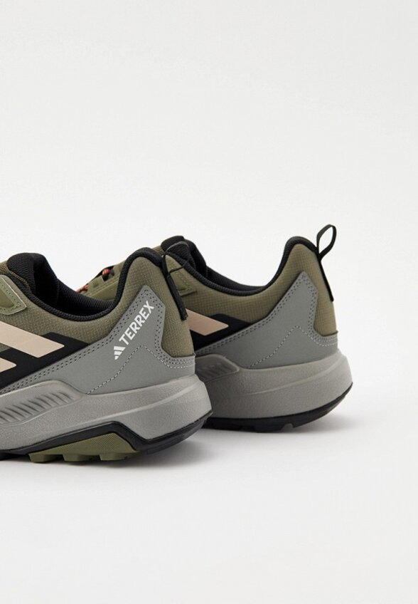 Кроссовки adidas