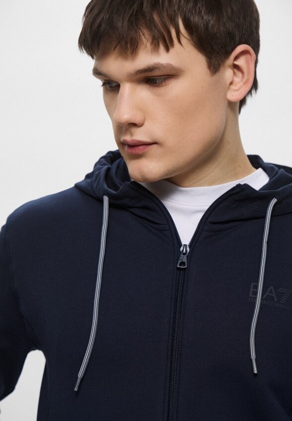 Костюм спортивный EA7