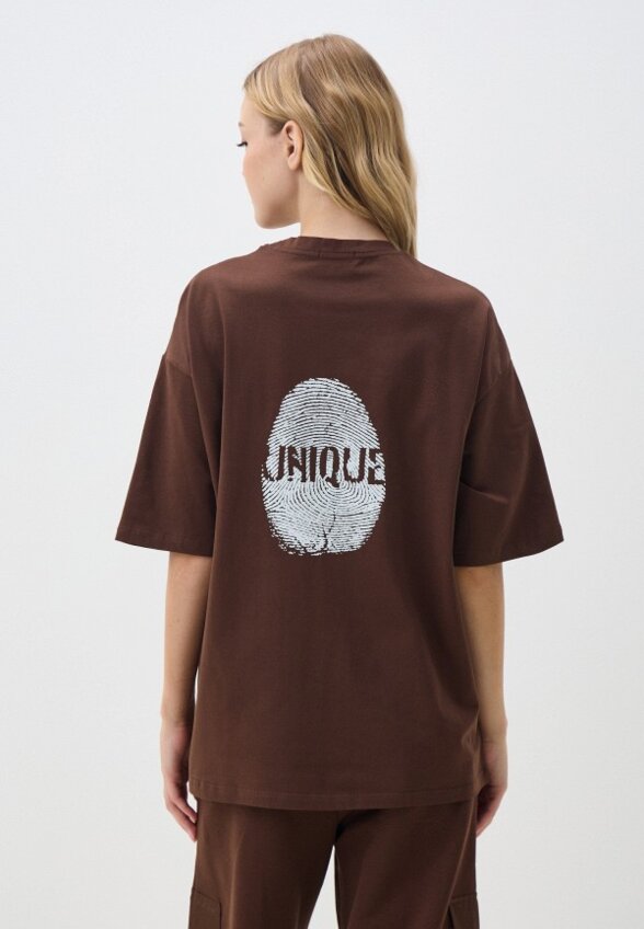 Футболка And Yet.