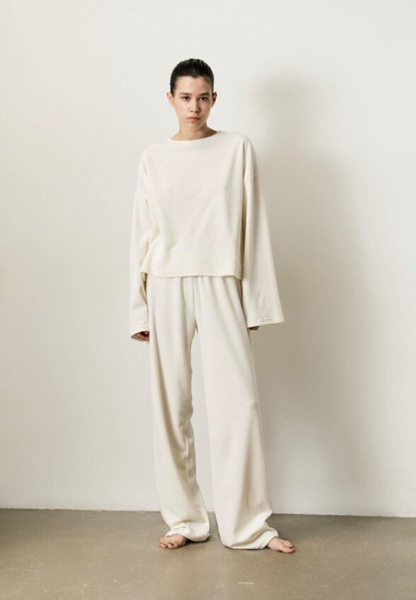 Лонгслив домашний Olubvi