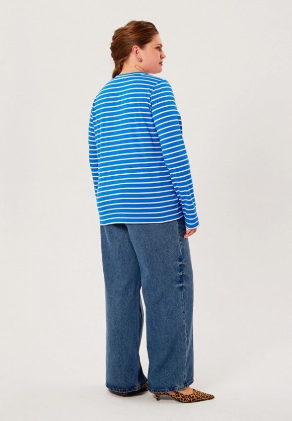 Лонгслив Lessismore