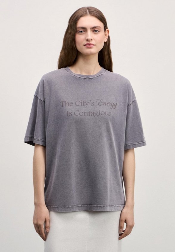 Футболка Zarina