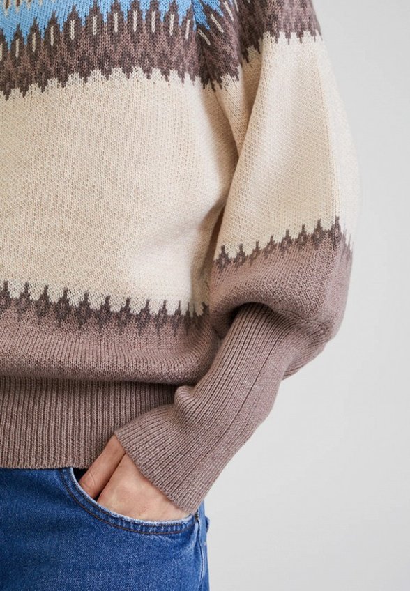 Джемпер To Be Blossom