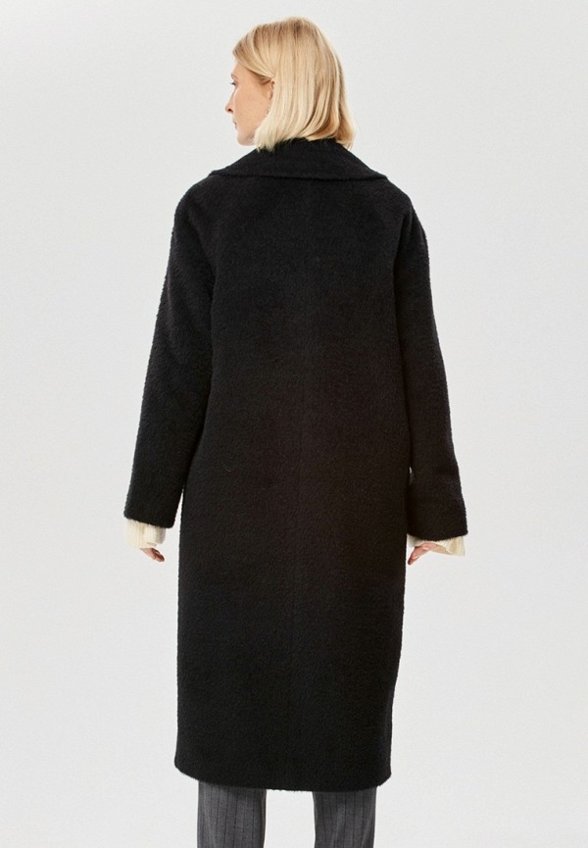 Пальто двубортное Rozhkova