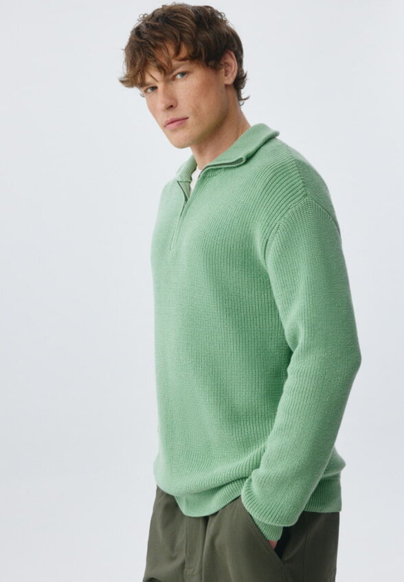 Вязаный джемпер с воротником-стойкой на молнии