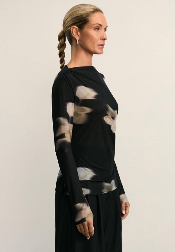 Лонгслив Zarina