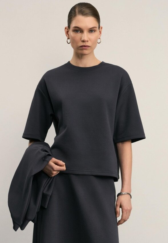 Футболка Zarina