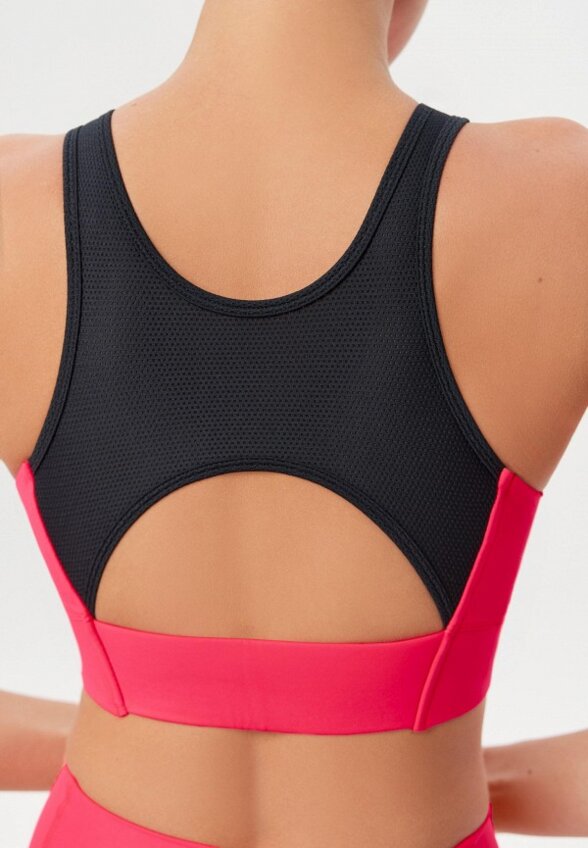 Топ спортивный Neverlate