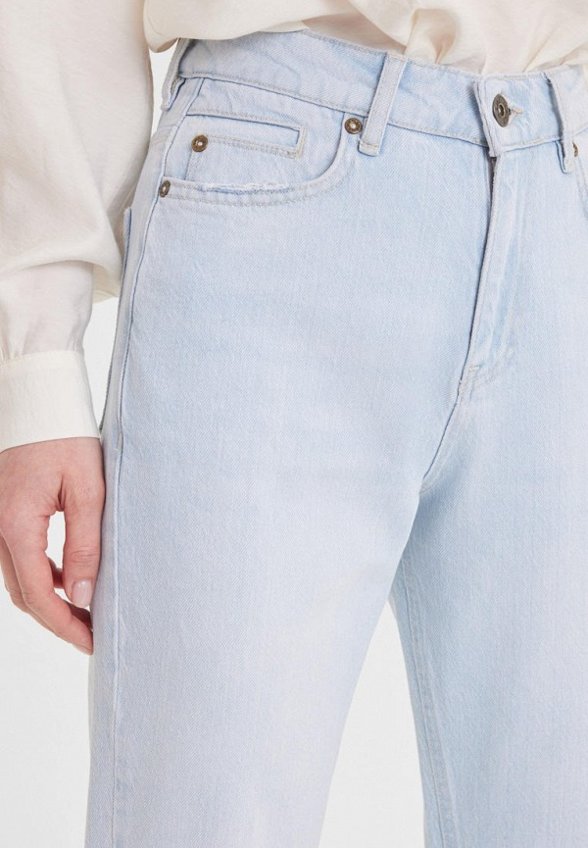 Джинсы N.O.M.I