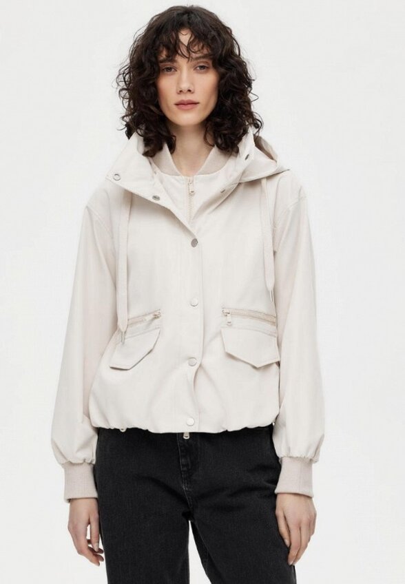 Ветровка Lusio