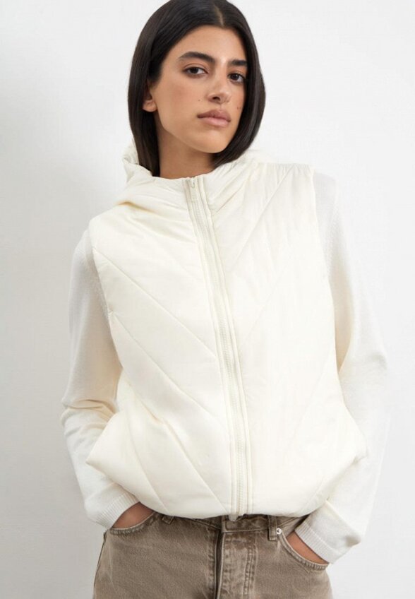 Жилет стеганый Emka