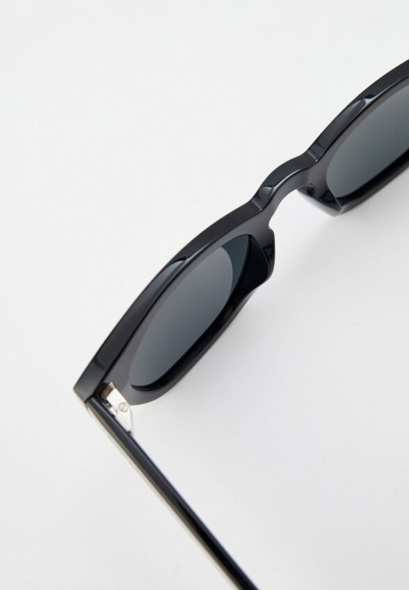 Очки солнцезащитные Saint Laurent