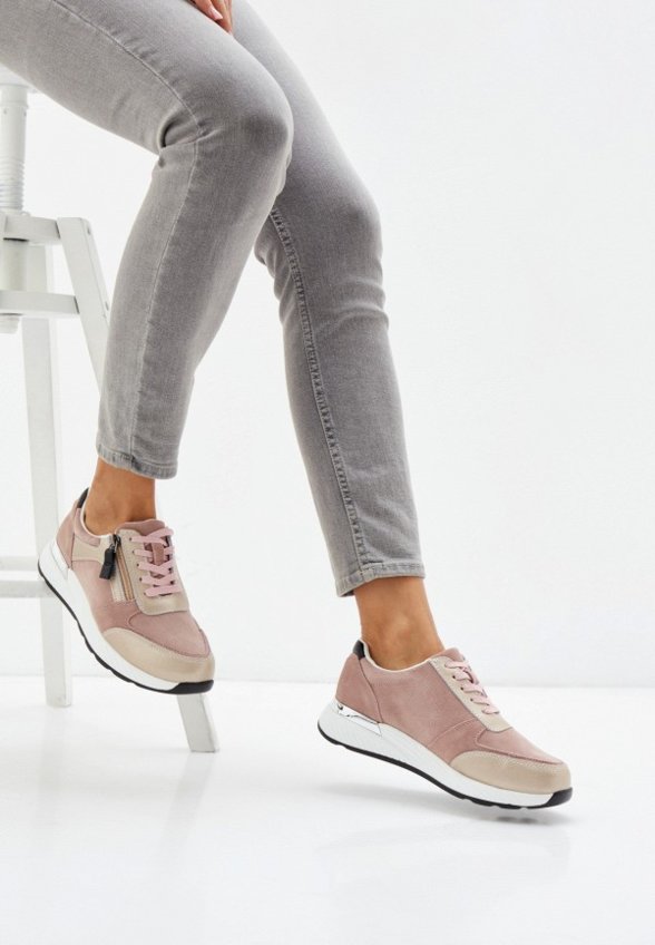 Кроссовки Quattrocomforto